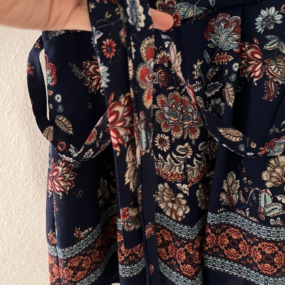 SZ:XS Blue Floral Print Romper - Picture 5 of 11